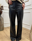 Pantaloni in ecopelle neri con elastico - HaveOne