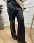 Pantaloni in ecopelle neri con elastico - HaveOne