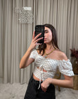 Crop top bianco con cuoricini