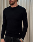 Maglia basica nera girocollo
