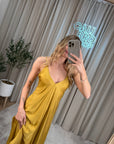 Vestito a fazzoletto con schiena scoperta