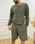 Maglia verde militare scollo a v con rotture