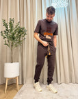 T shirt marrone con logo floccato sfumato