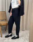 Pantaloni sigaretta con dettagli in raso