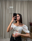 Crop top bianco con cuoricini