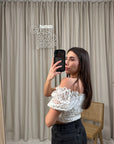 Crop top bianco con cuoricini