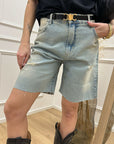 Bermuda gamba dritta in denim con rotture