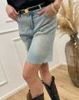 Bermuda gamba dritta in denim con rotture