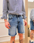 Bermuda in denim lavaggio medio logo ricamato