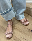 Ballerine in raso cipria con fiocco