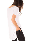 T shirt con spacchi laterali
