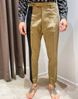 Pantalone beige banda larga nera