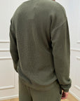 Maglia verde militare scollo a v con rotture
