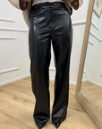 Pantaloni in ecopelle neri con elastico - HaveOne