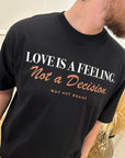 T shirt nera stampa "Love is a feeling"