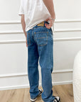 Jeans lavaggio medio con cuciture camel