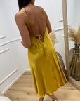 Vestito a fazzoletto con schiena scoperta