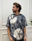 T shirt tie dye grigia e bianca con stampa