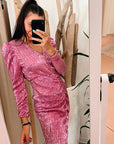 Vestito tubino in paillettes rosa con arriccio