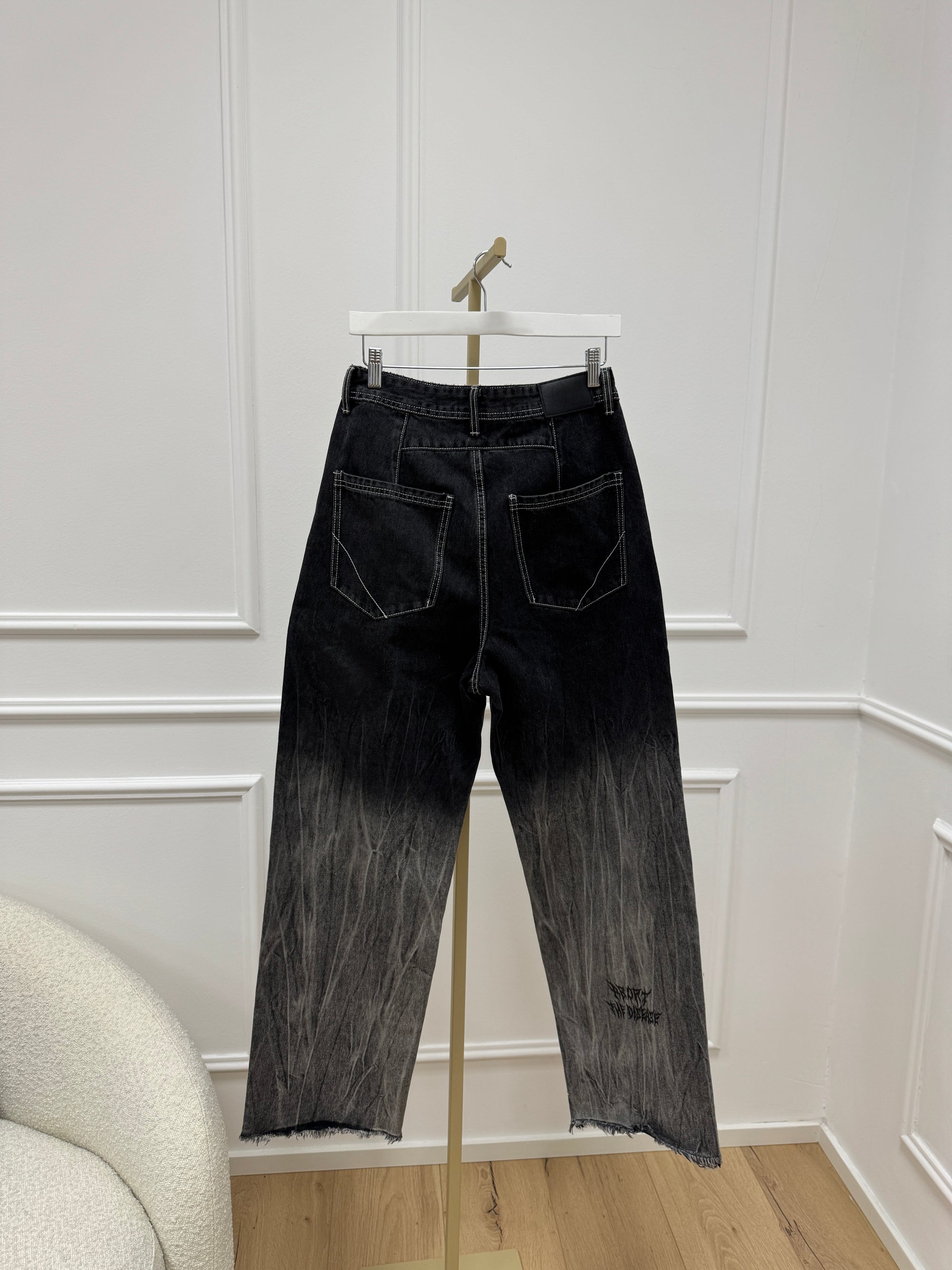 Jeans tie dye nero e grigio