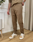 Pantaloni beige dritti con elastico in vita