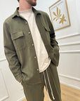 Completo camicia e pantalone militare