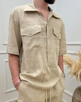 Camicia beige con tasche in misto lino